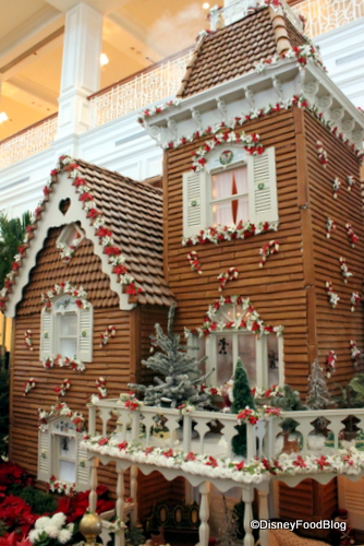 Grand-Floridian-gingerbread-house-front